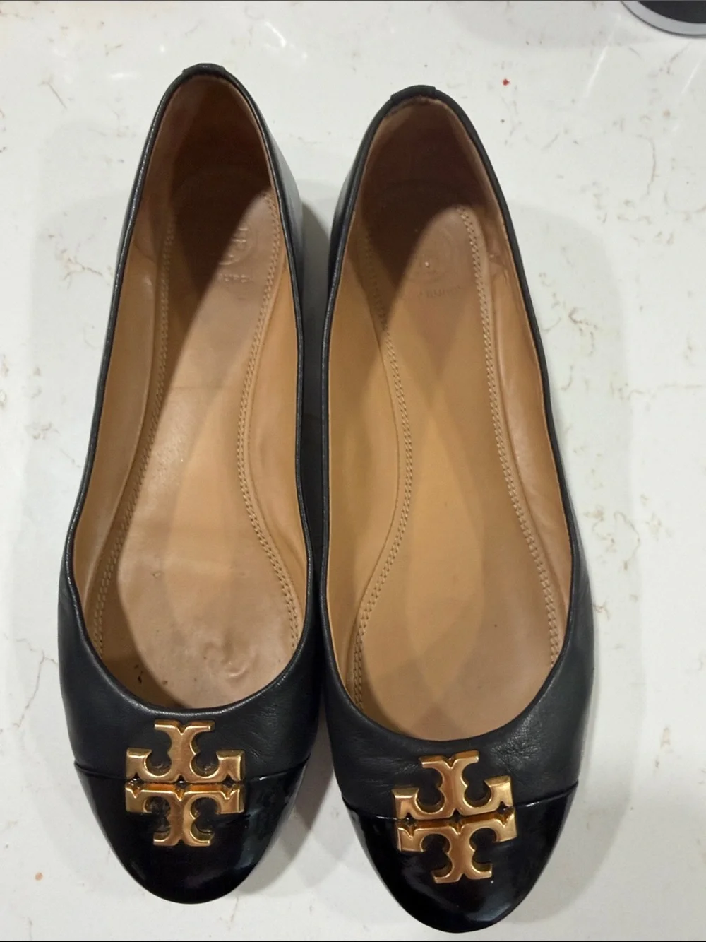 TORY BURCH | Ballet Flat Black Patent Leather Cap Toe Logo Size 8.5